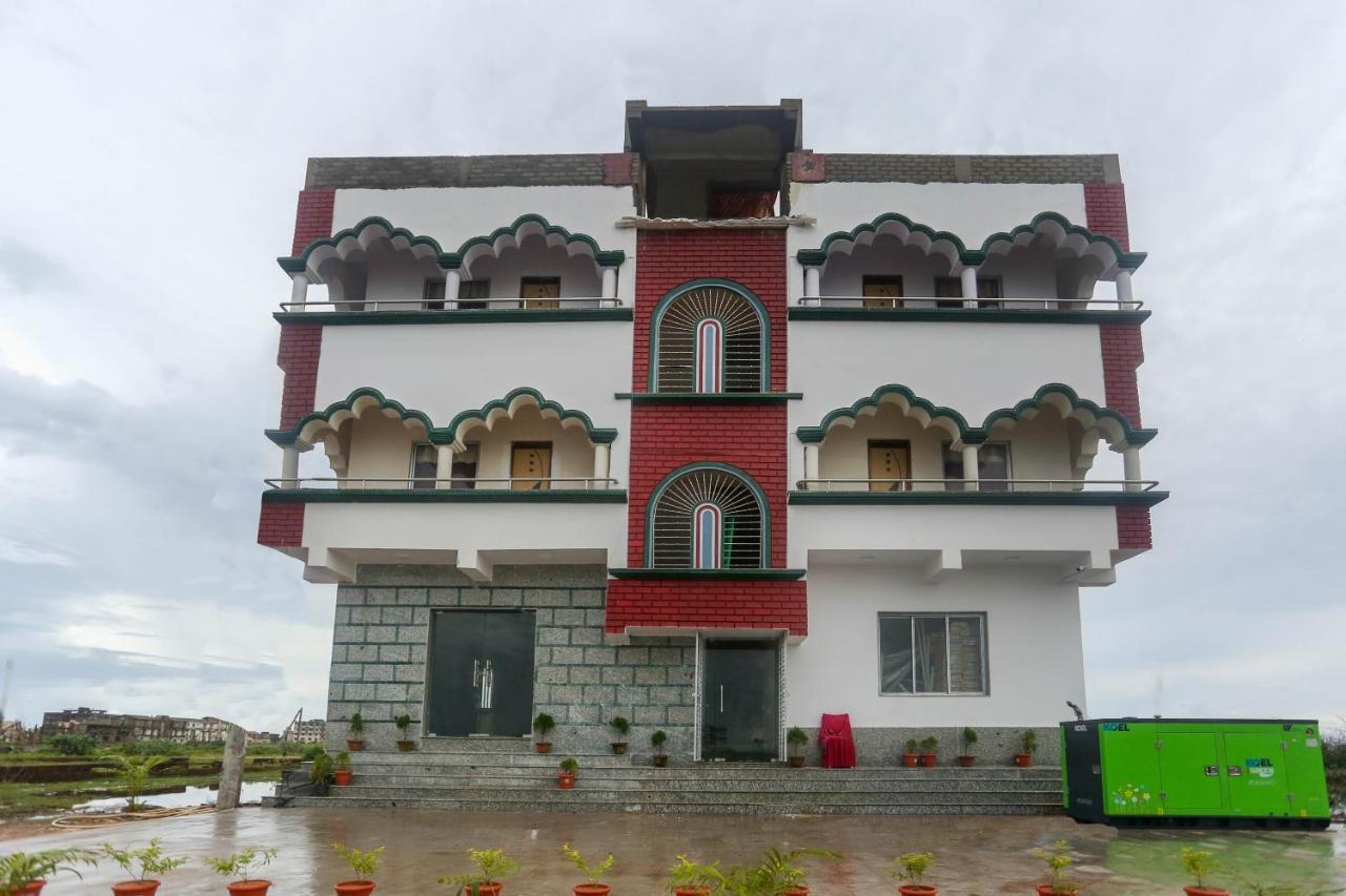 Oyo 60771 New Puri Hotel Dış mekan fotoğraf