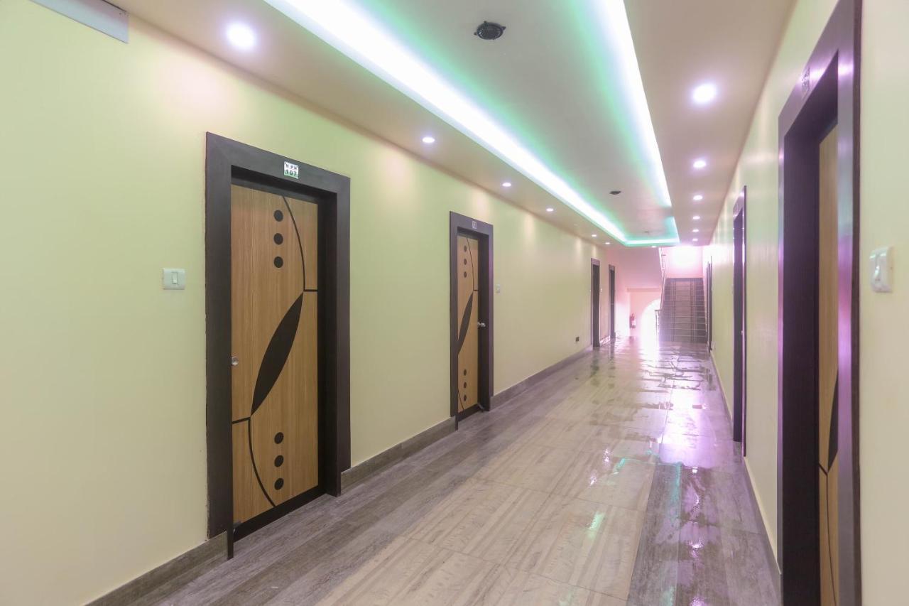 Oyo 60771 New Puri Hotel Dış mekan fotoğraf