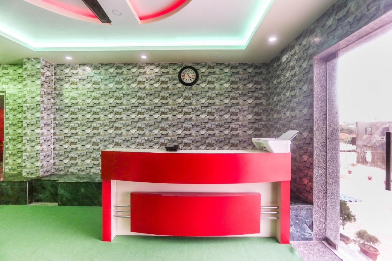 Oyo 60771 New Puri Hotel Dış mekan fotoğraf