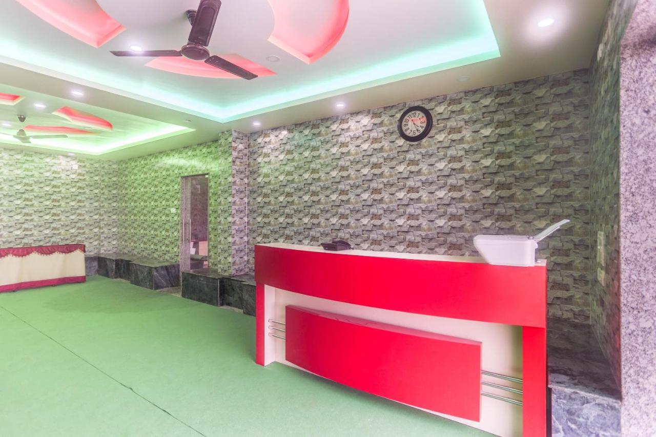 Oyo 60771 New Puri Hotel Dış mekan fotoğraf